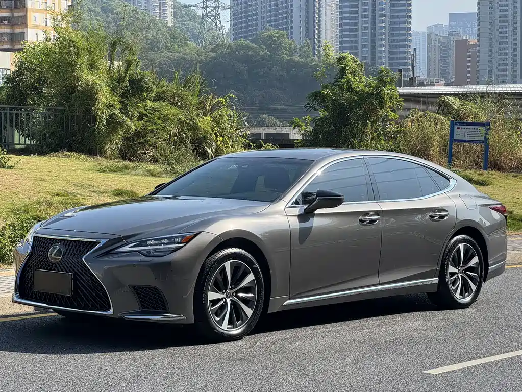 LEXUS LS