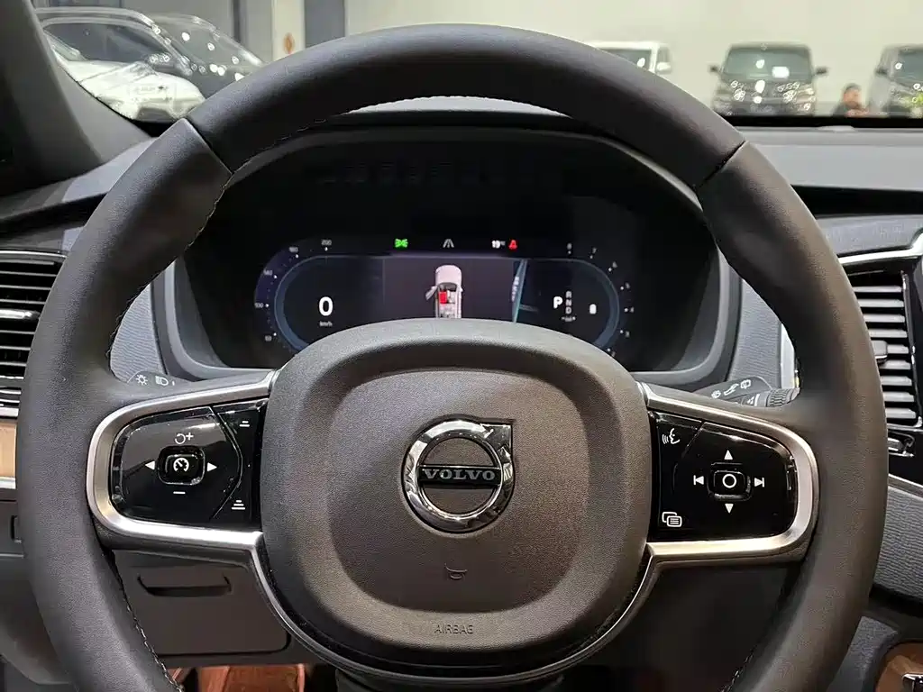 Volvo XC90 2025 B6 Luxury 7 мест