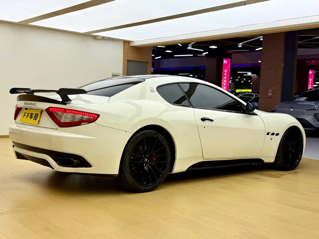Maserati GranTurismo — миниатюра 4