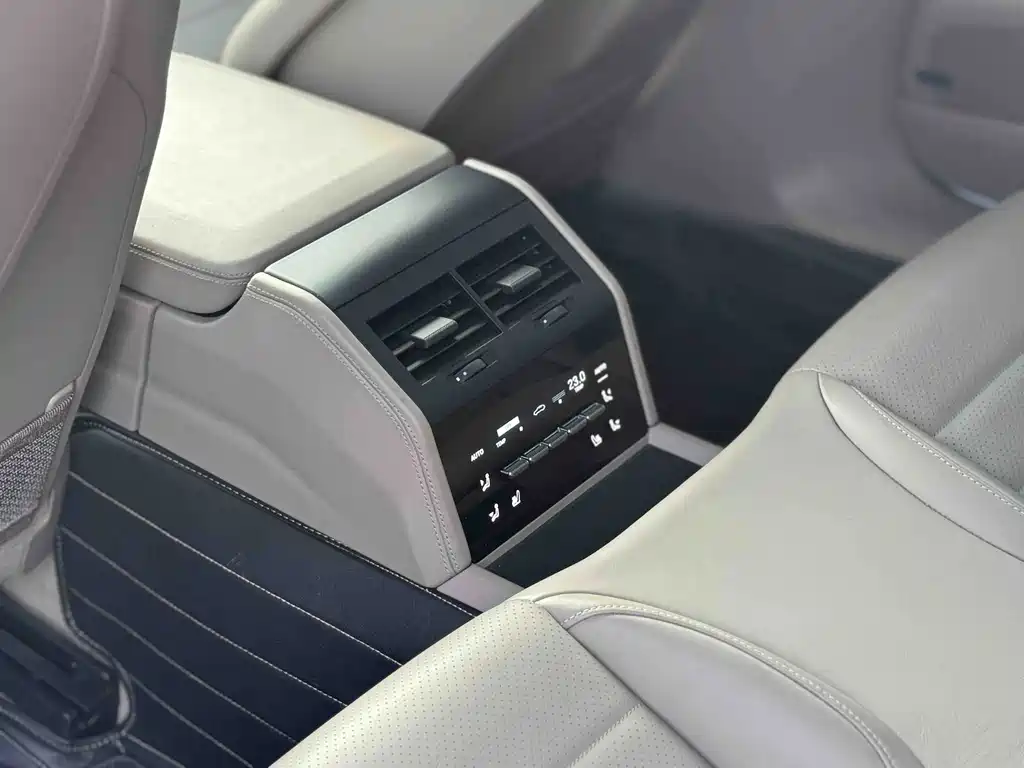 Porsche Panamera — миниатюра 11