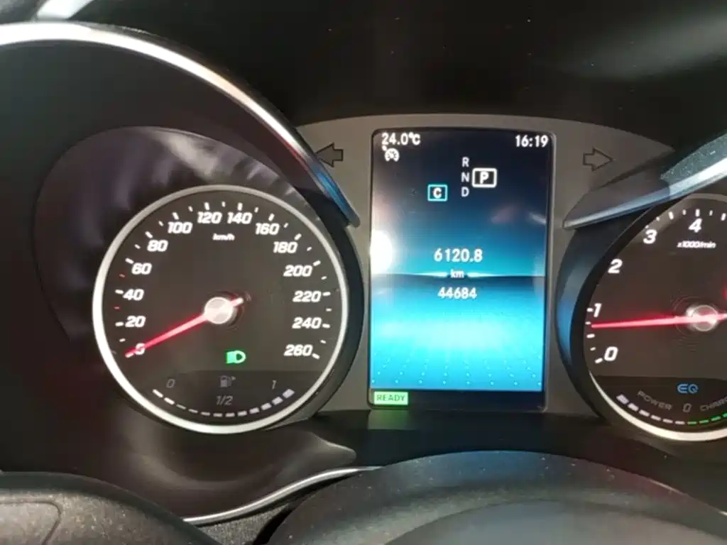 Mercedes-Benz C-Class — миниатюра 12