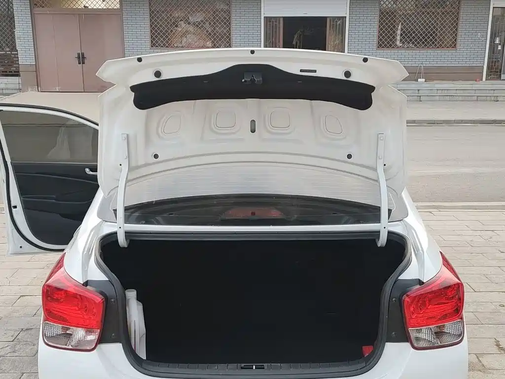 Hyundai Verna — миниатюра 15