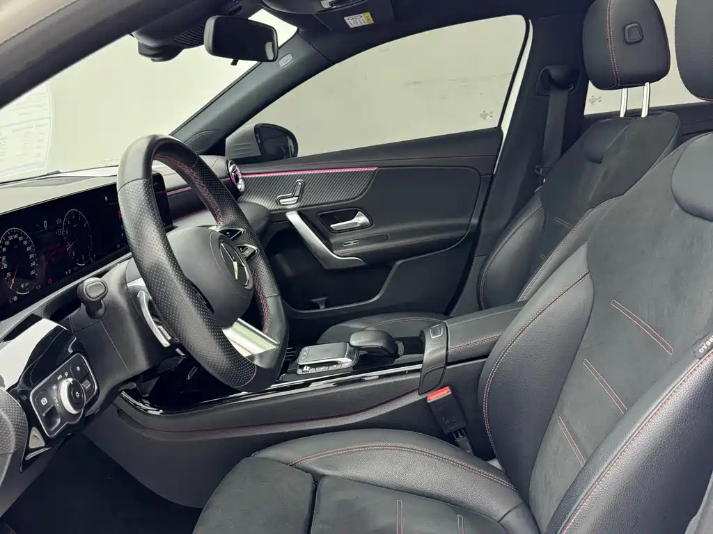 Mercedes-Benz A-Class — миниатюра 8