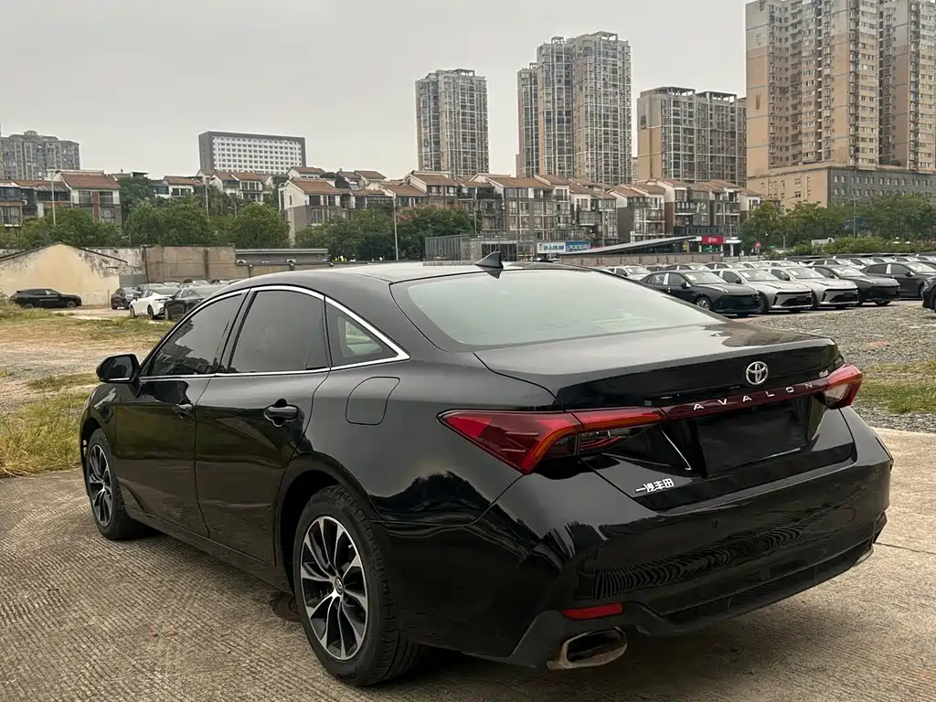 Toyota Avalon — миниатюра 7