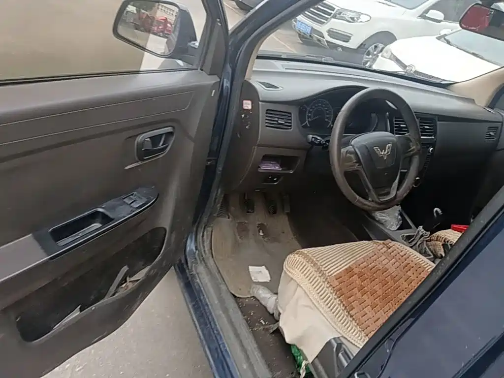 Wuling Rongguang V — миниатюра 16