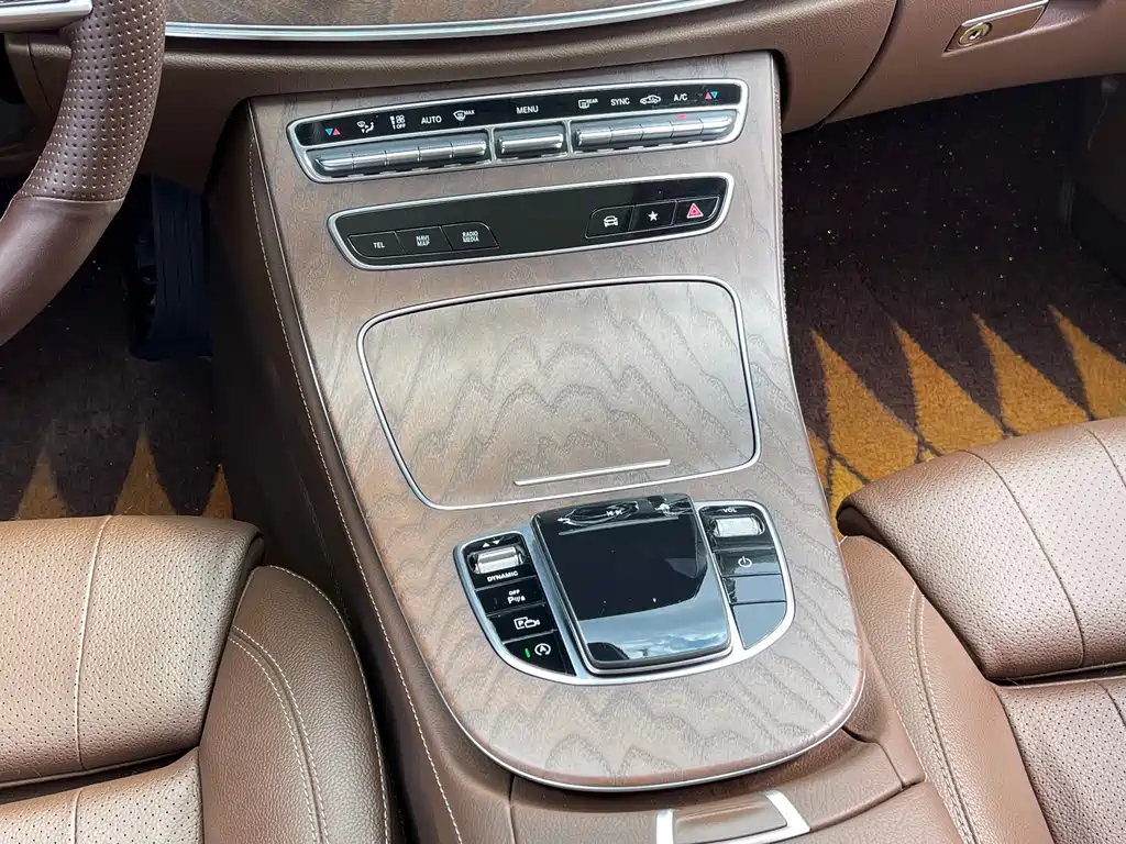 MERCEDES-BENZ E CLASS