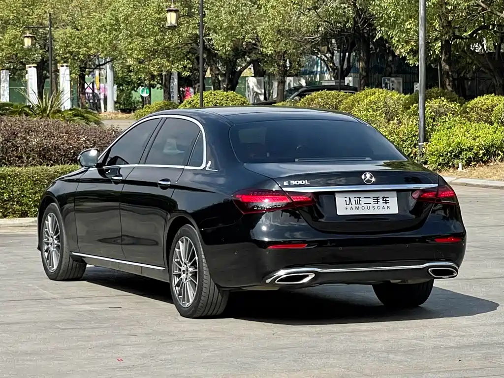 MERCEDES-BENZ E CLASS