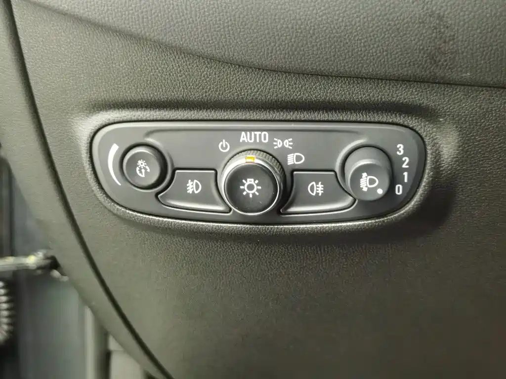 Chevrolet Equinox — миниатюра 21