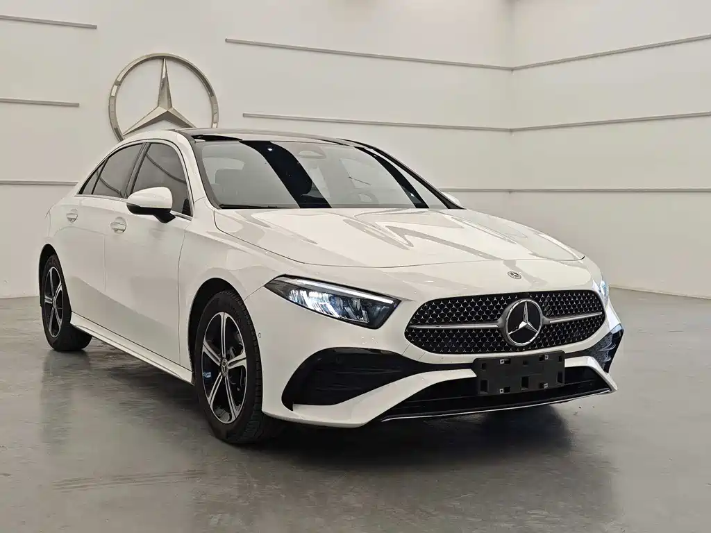 Mercedes-Benz A-Class A 2024 A 200 L Fashion