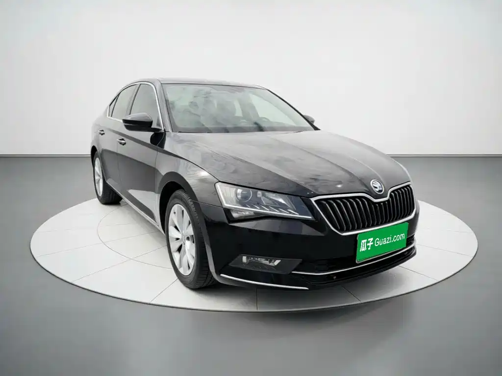 Skoda Superb — миниатюра 3