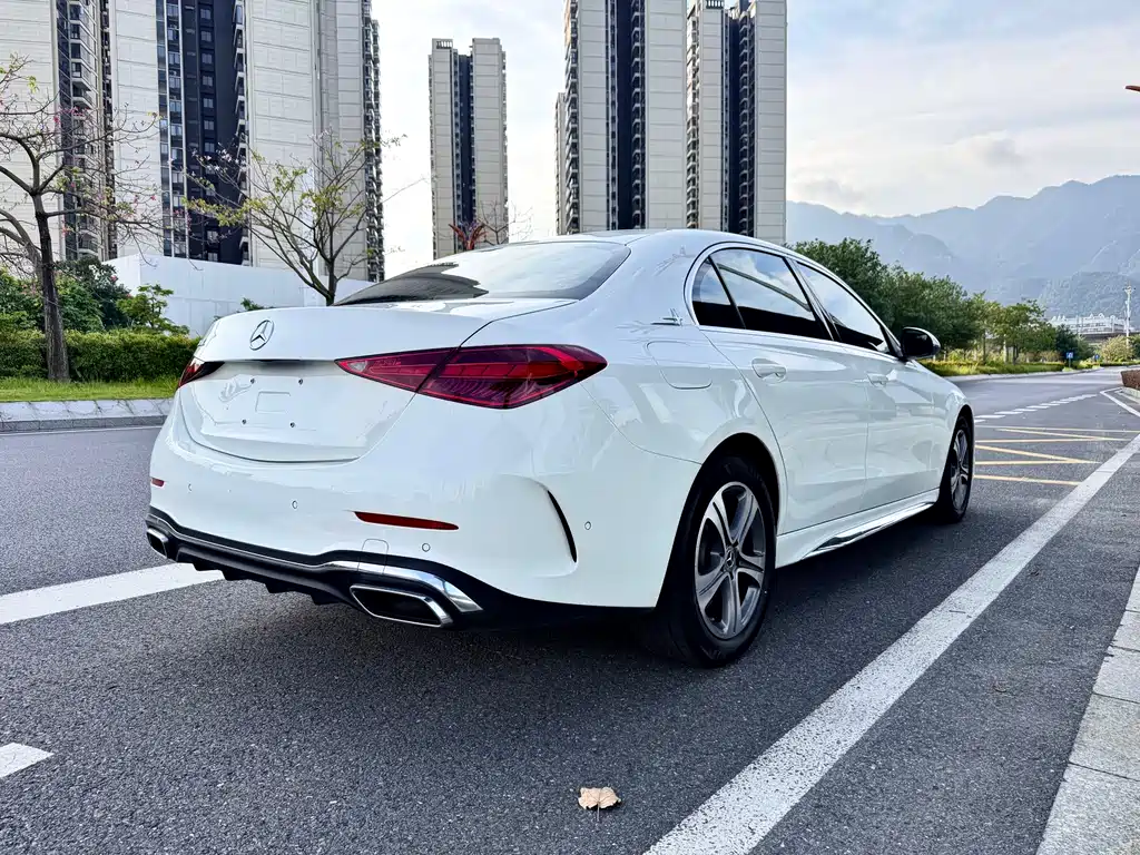 Mercedes-Benz C-Class — миниатюра 6