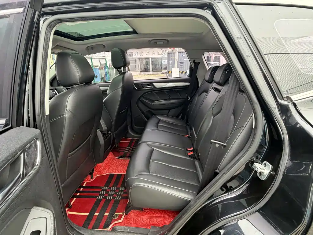 Roewe RX5 — миниатюра 7