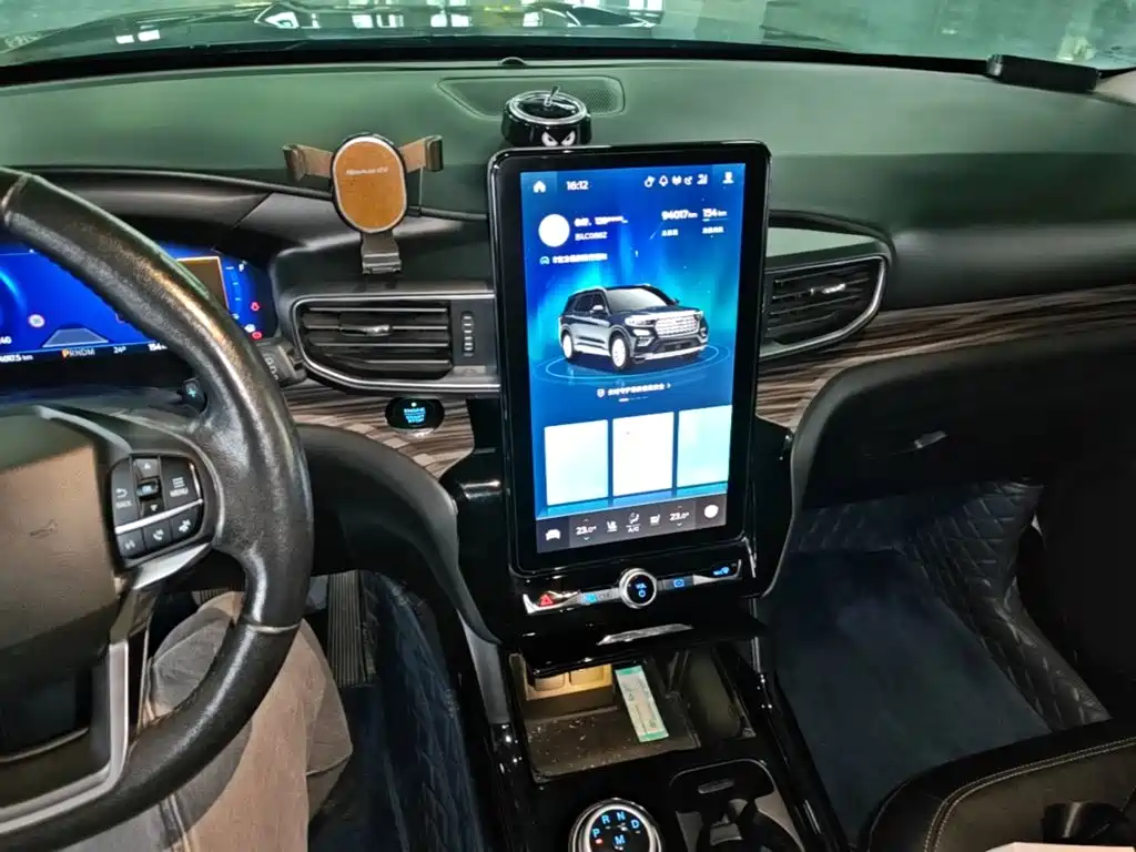 Ford Explorer — миниатюра 13