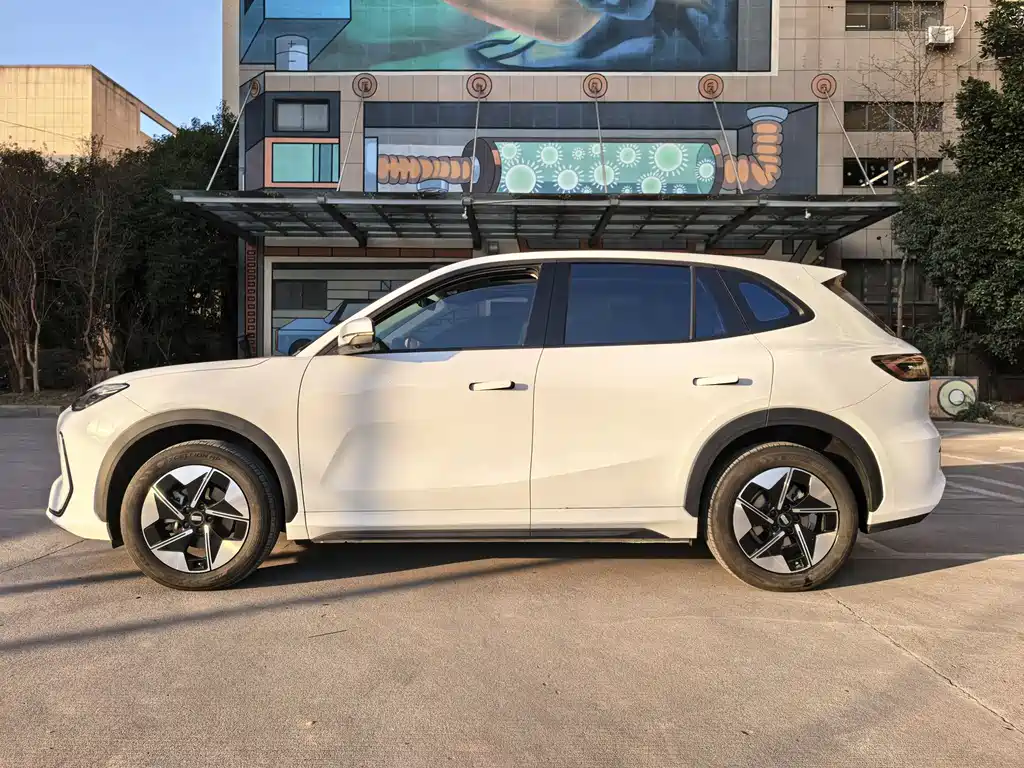 GEELY GALAXY GALAXY E5