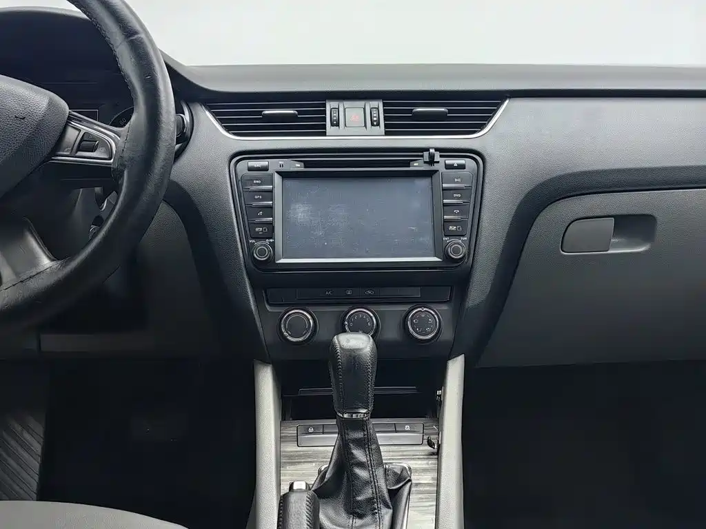 Skoda Octavia — миниатюра 12