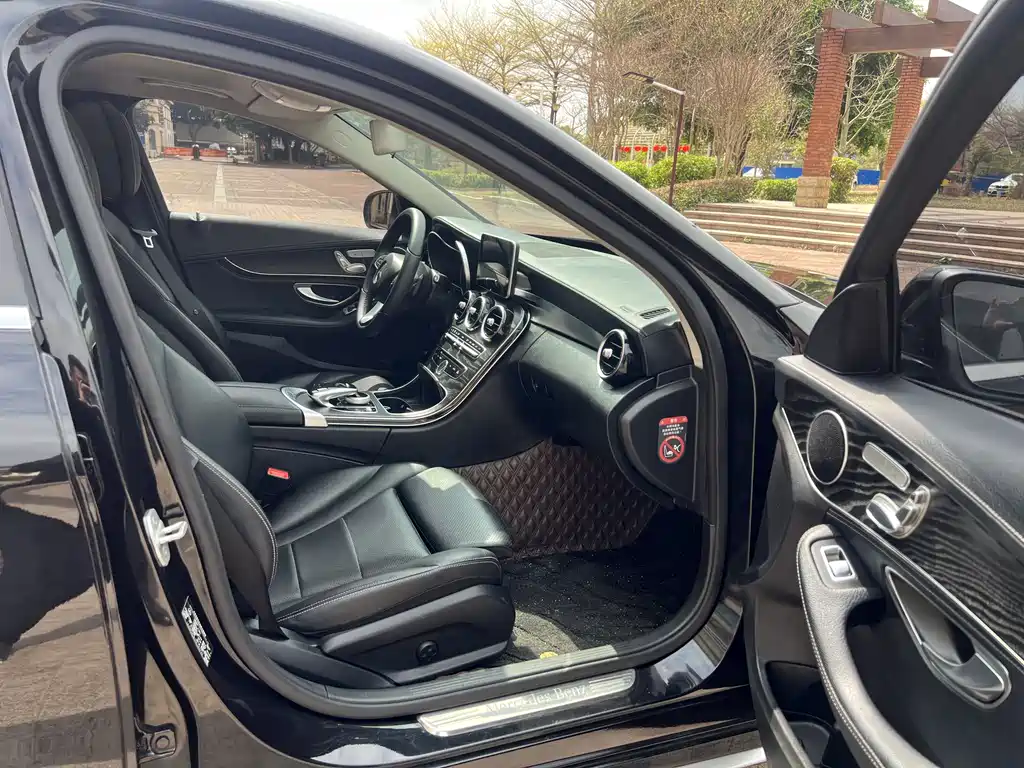 MERCEDES-BENZ C CLASS