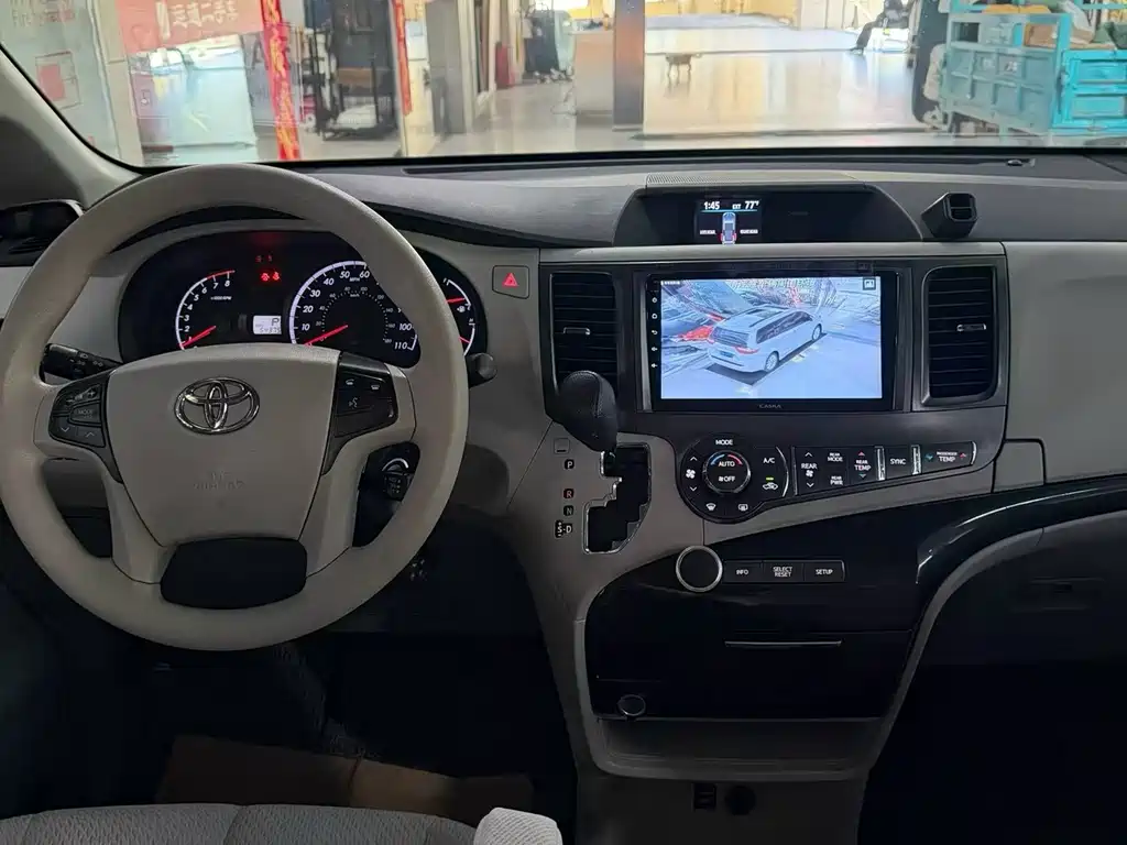 Toyota Sienna 2013 3.5L AT