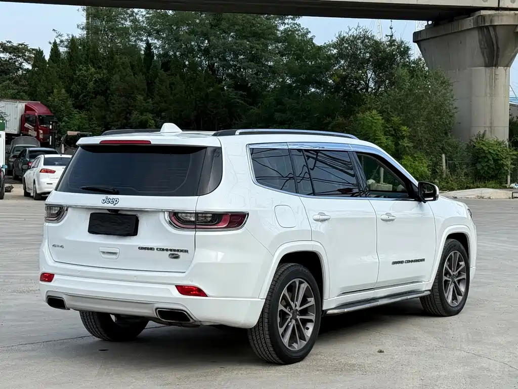 Jeep Grand Commander — миниатюра 7