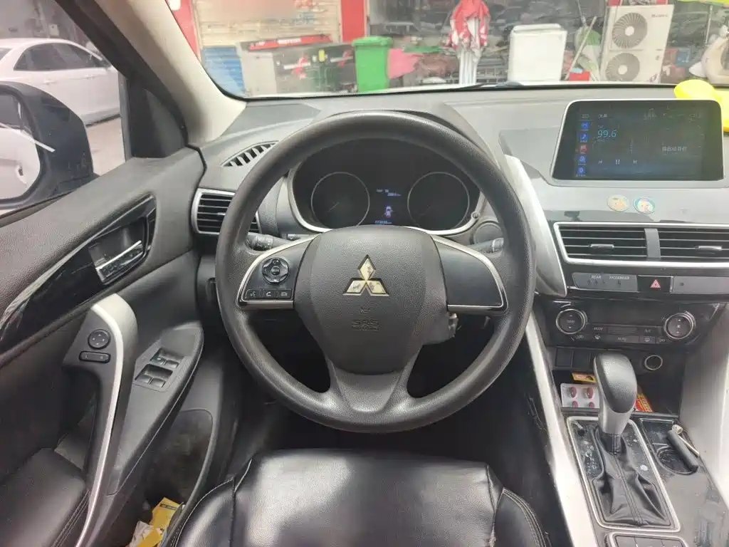 Mitsubishi Eclipse Cross — миниатюра 3