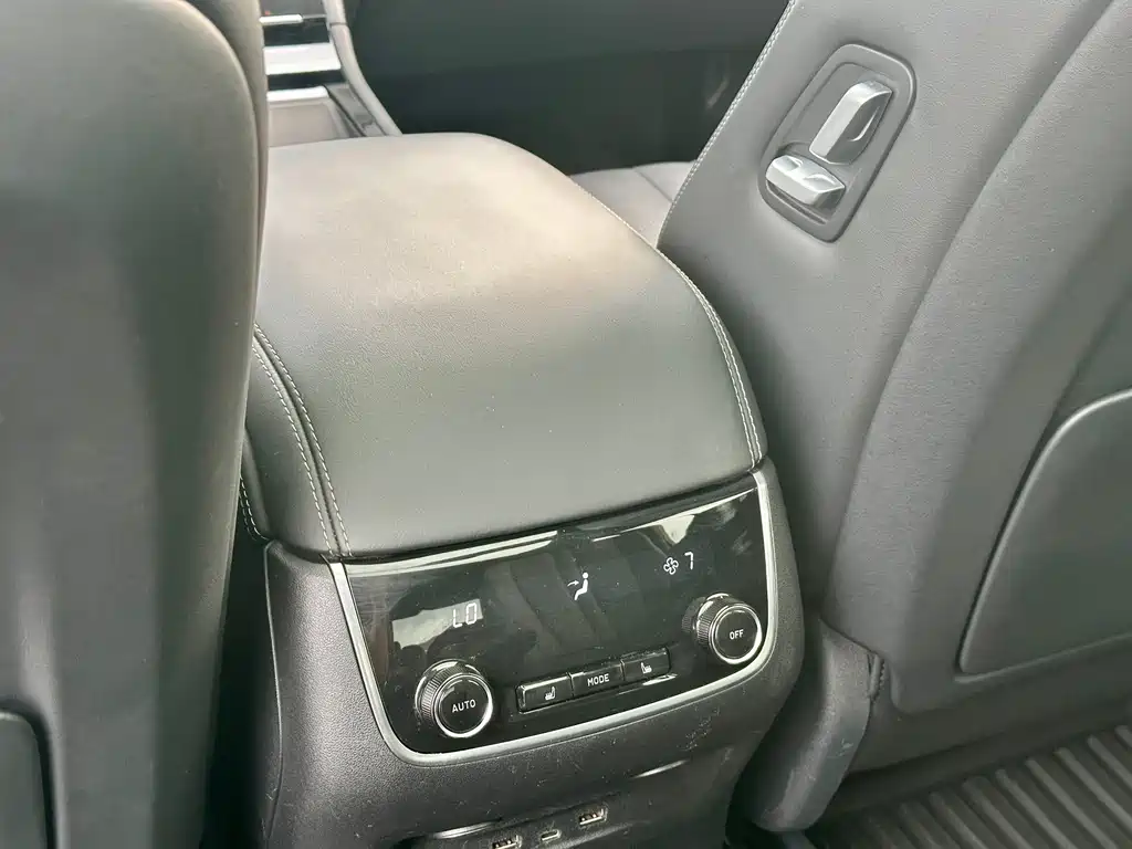 Li Auto Li ONE — миниатюра 17