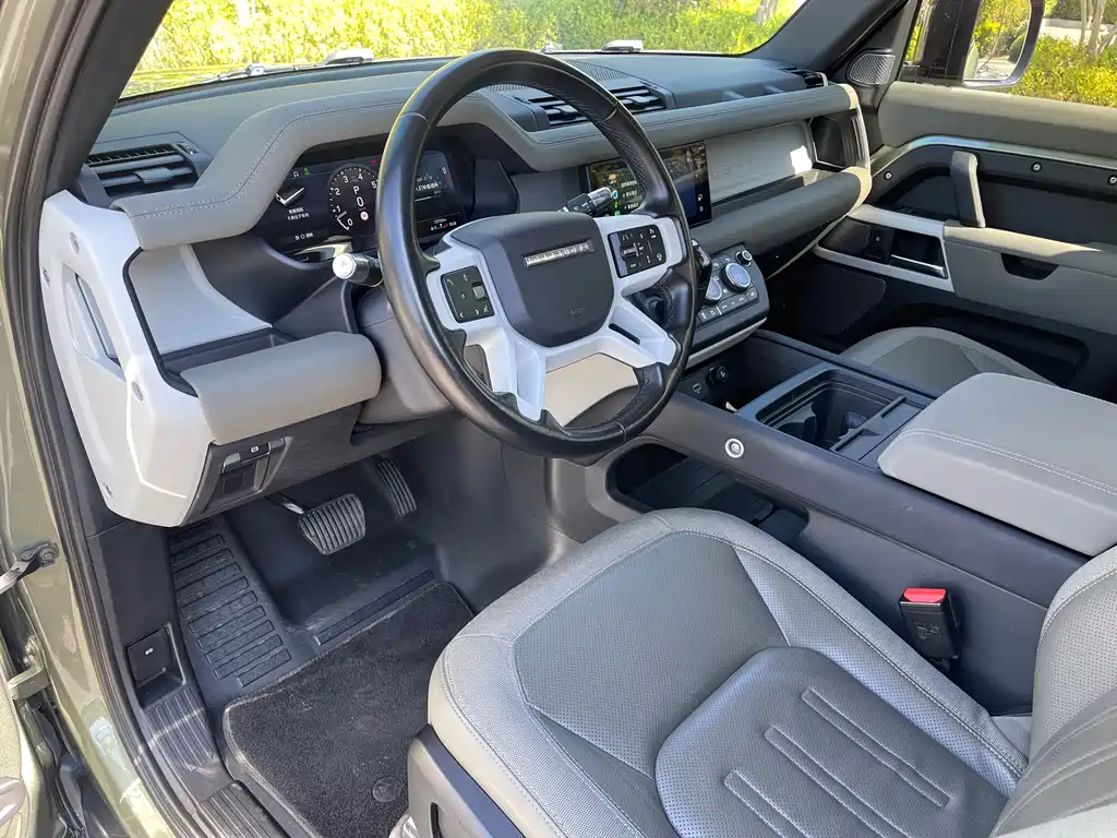 Land Rover Defender — миниатюра 3