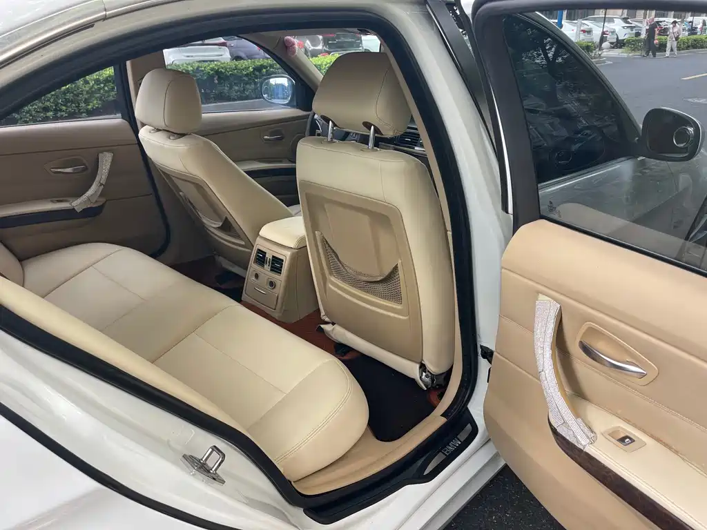 BMW 3 Series — миниатюра 10