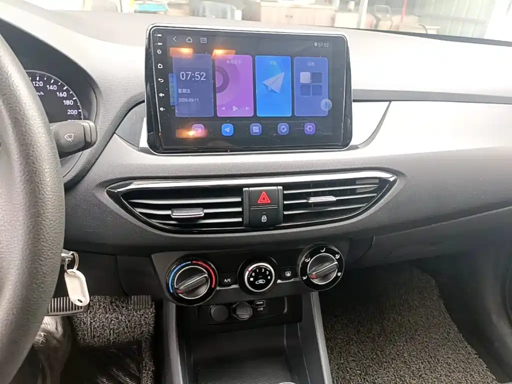 Hyundai Elantra — миниатюра 13