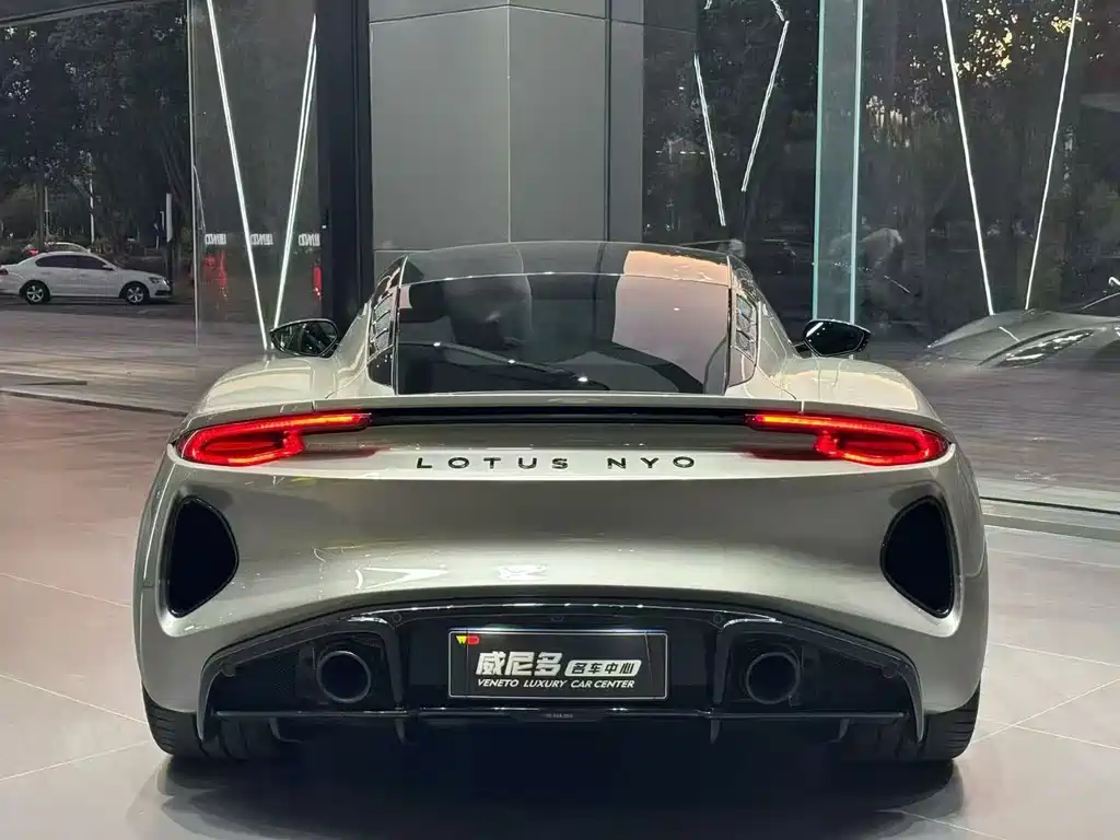 Lotus Emira — миниатюра 3