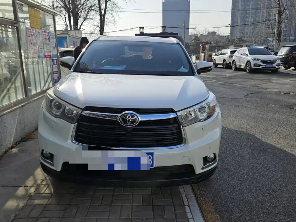 TOYOTA HIGHLANDER