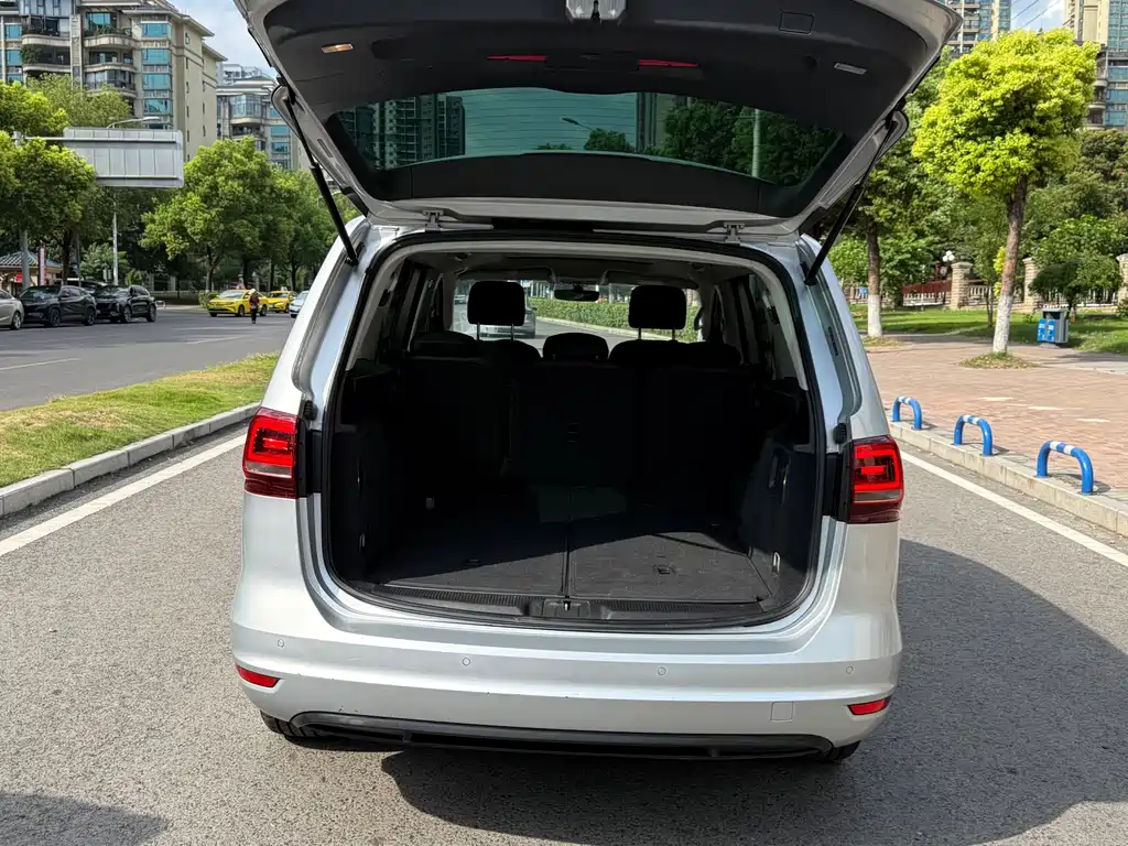 Volkswagen Sharan — миниатюра 21