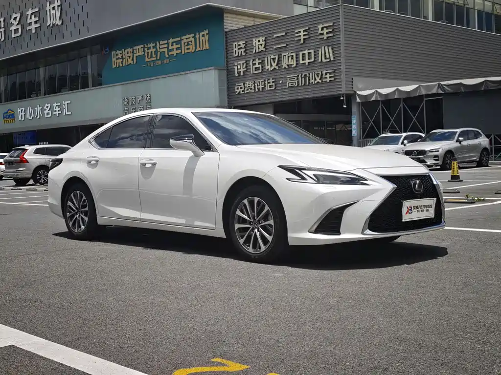 Lexus ES 2025 200 Premium