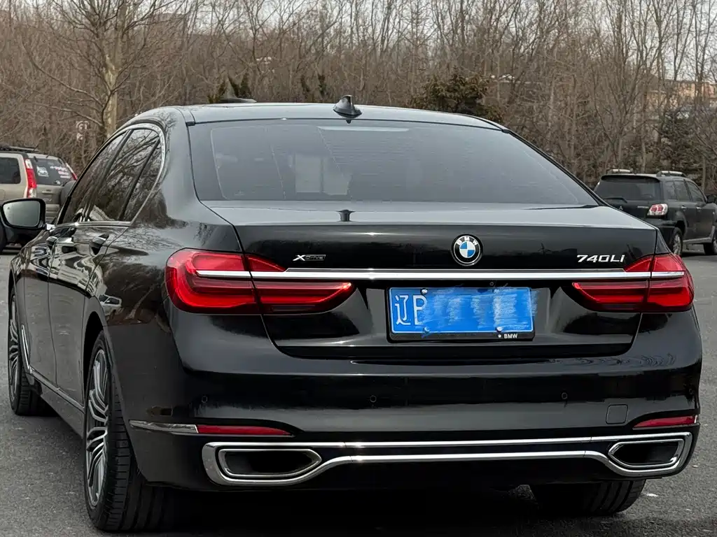 BMW 7 SERIES