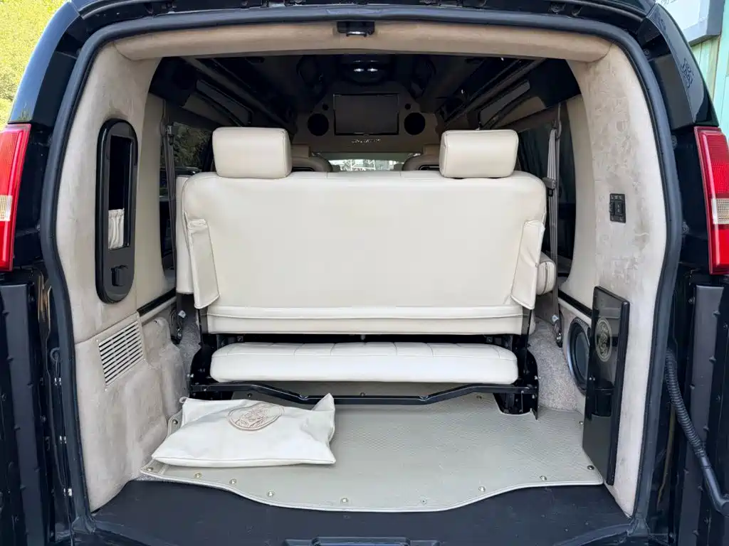 GMC Savana — миниатюра 18