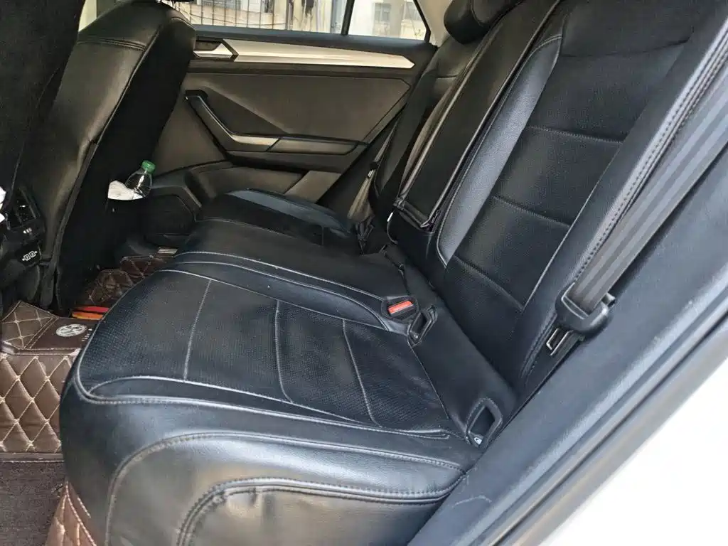 Volkswagen T-Roc — миниатюра 13