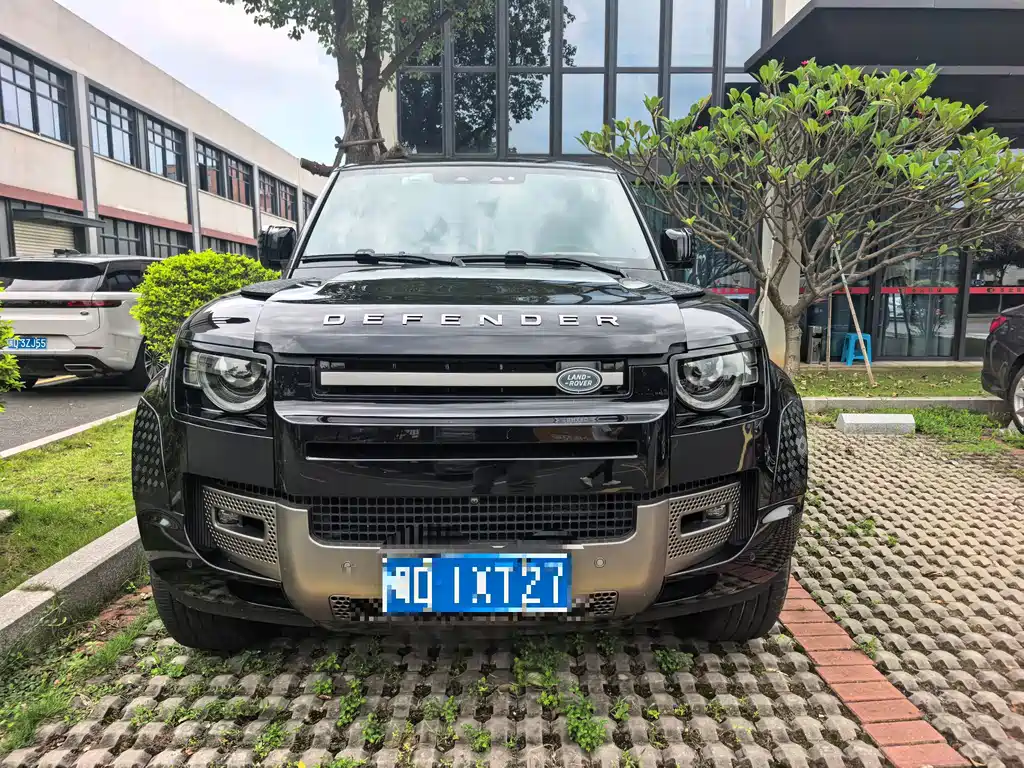 Land Rover Defender — миниатюра 2