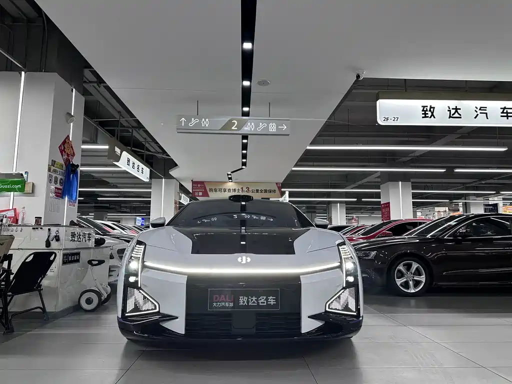 HiPhi HiPhi Z 2023 мест