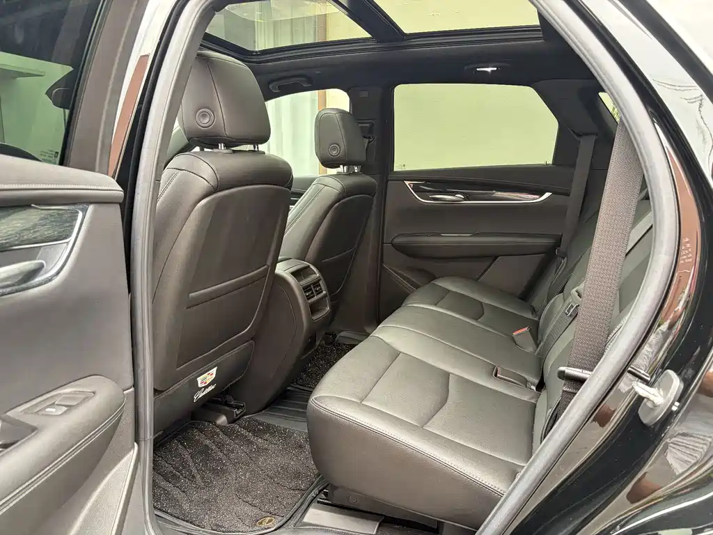 Cadillac XT5 — миниатюра 5