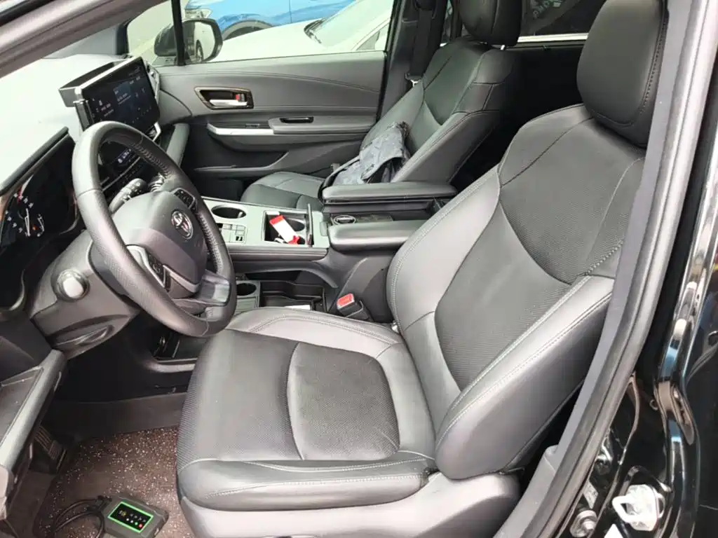 Toyota Sienna — миниатюра 15