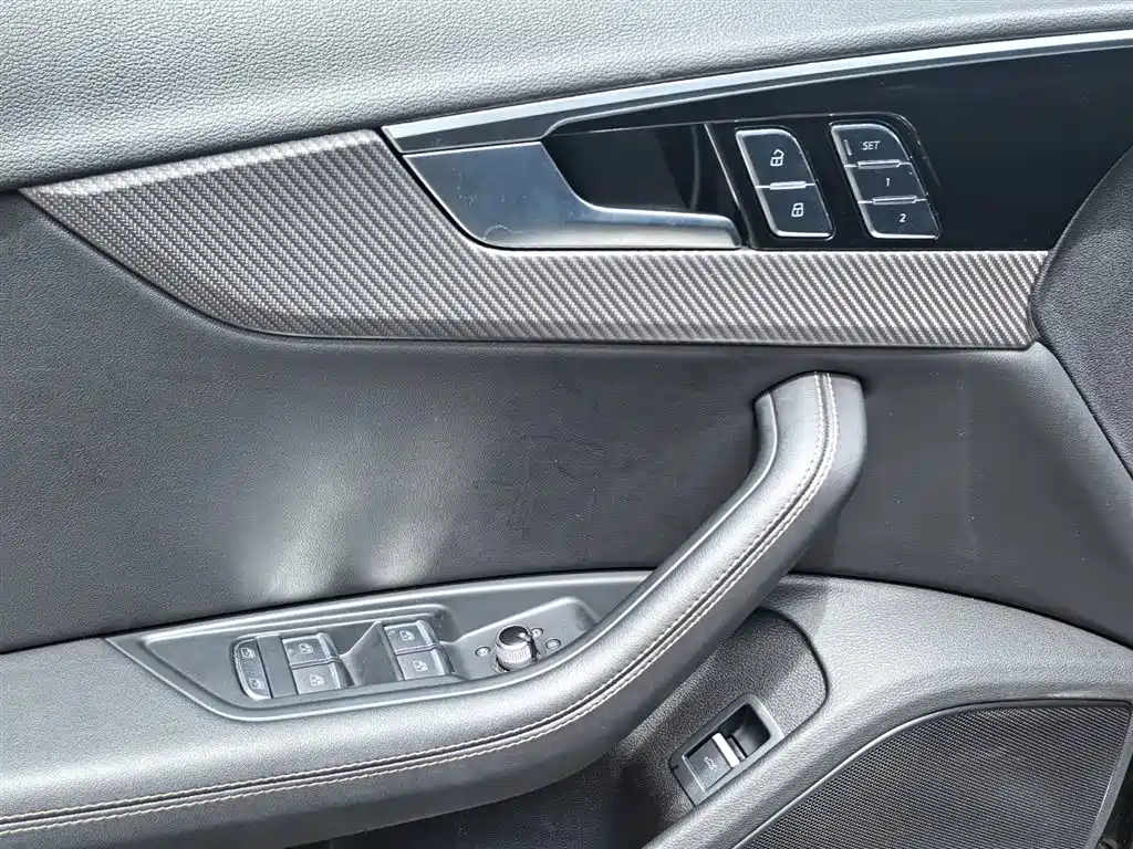 Audi A4L — миниатюра 12
