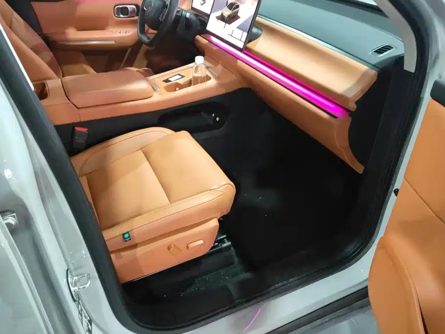 Leapmotor Leapmotor C10 — миниатюра 8