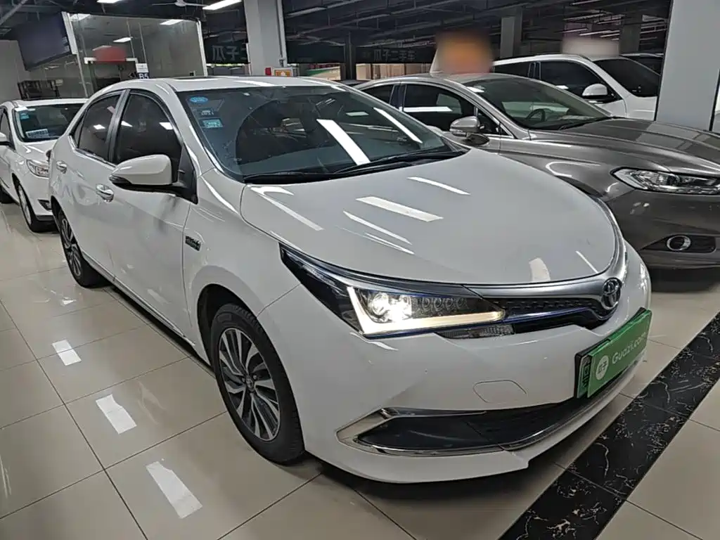 Toyota Corolla Hybrid — миниатюра 4