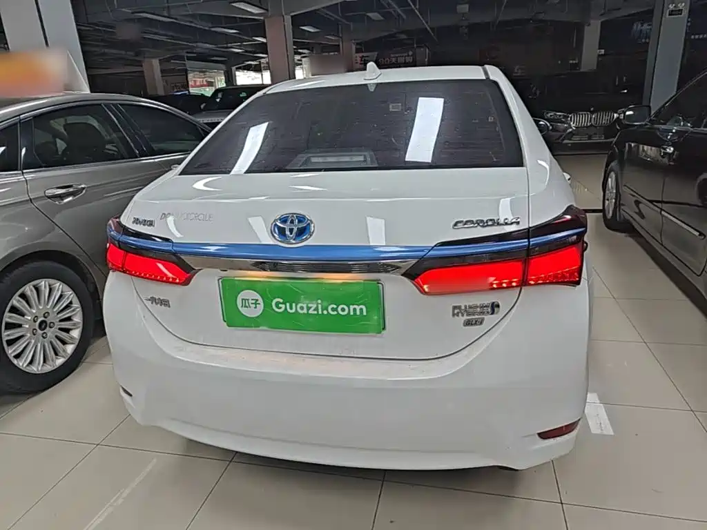 Toyota Corolla Hybrid — миниатюра 6