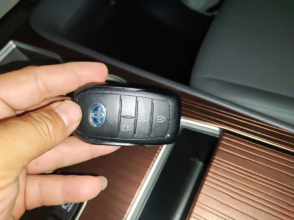 Toyota Granvia 2023 2.5L Luxury