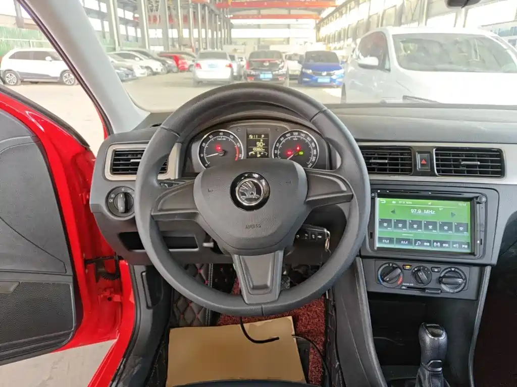 Skoda Rapid Spaceback — миниатюра 11