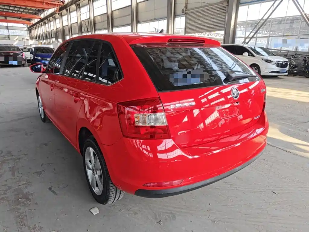 Skoda Rapid Spaceback — миниатюра 5
