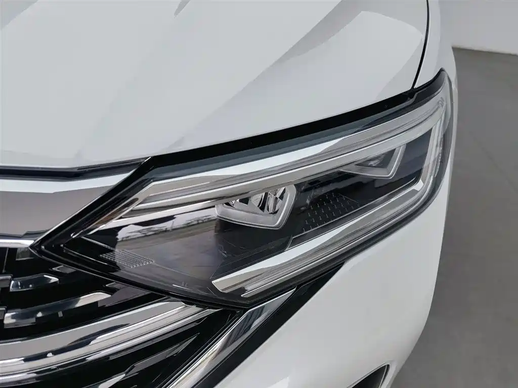 Volkswagen Sagitar 2023 300TSI DSG