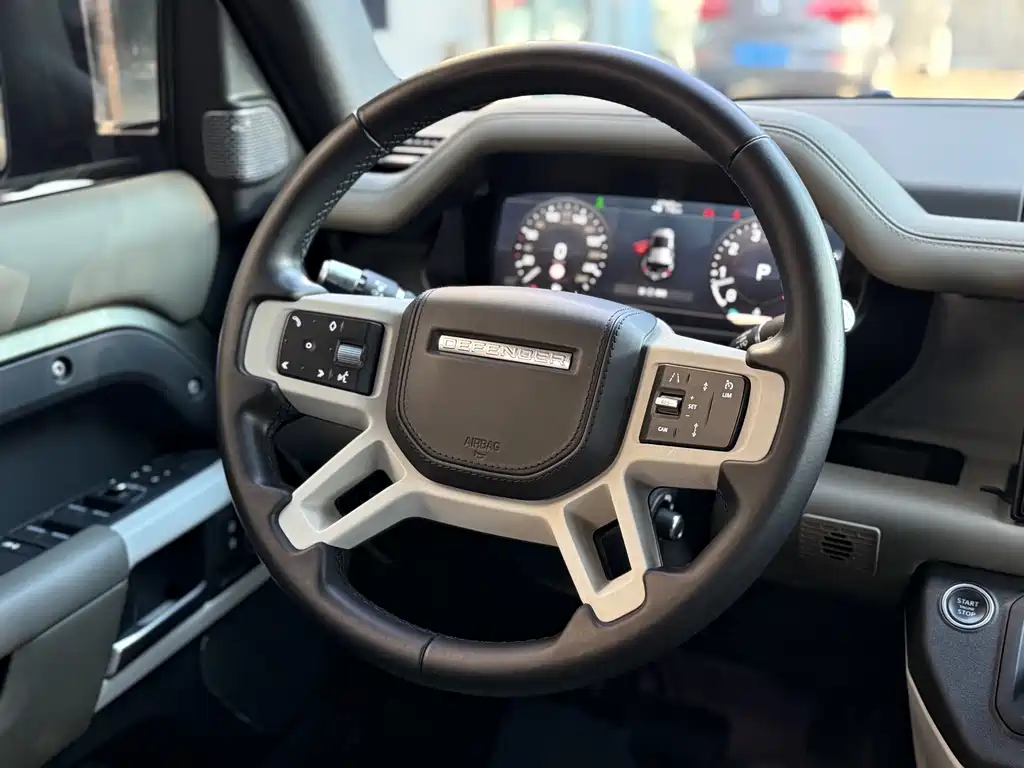 Land Rover Defender — миниатюра 13