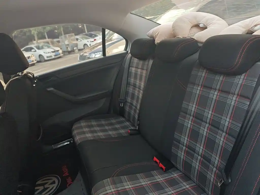 Volkswagen Jetta — миниатюра 13
