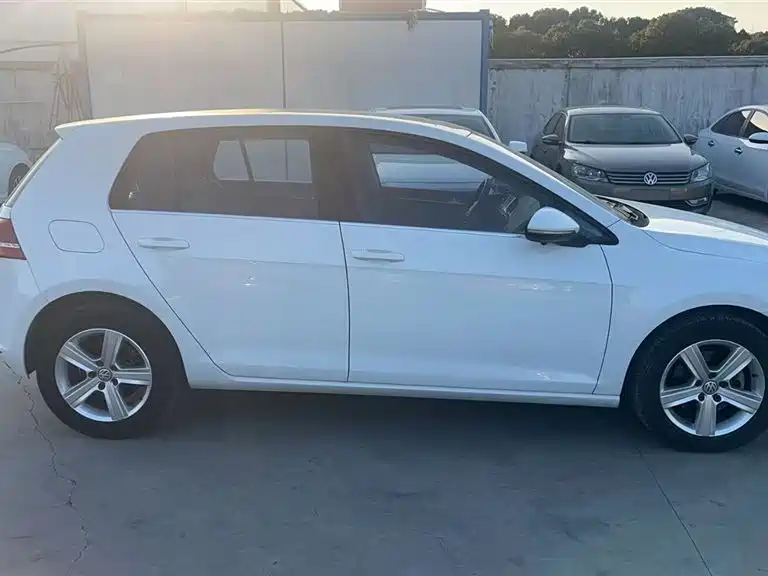 Volkswagen Golf 2016 1.6L AT Comfort