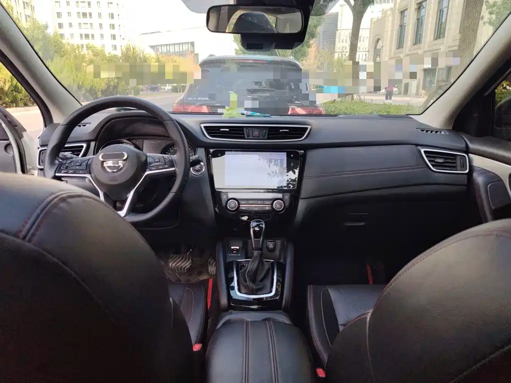 Nissan Qashqai — миниатюра 13